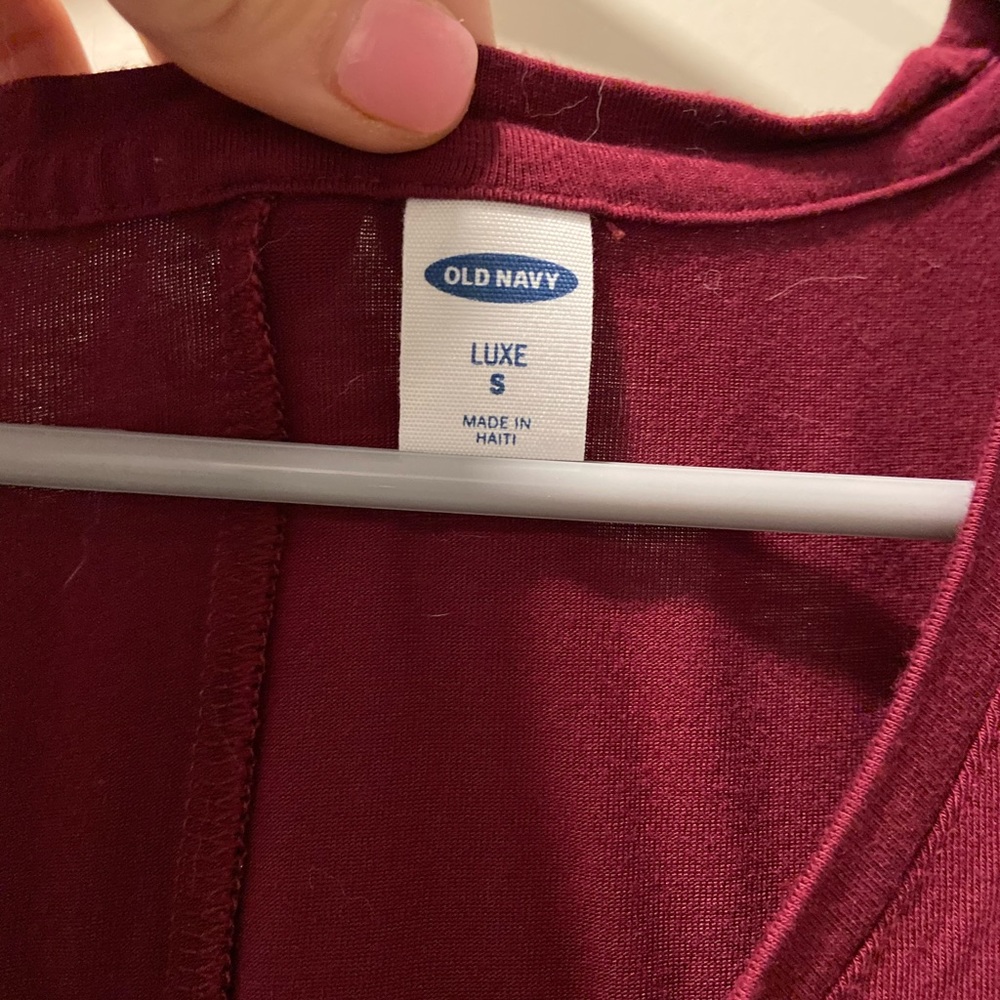 Old navy burgundy tank top